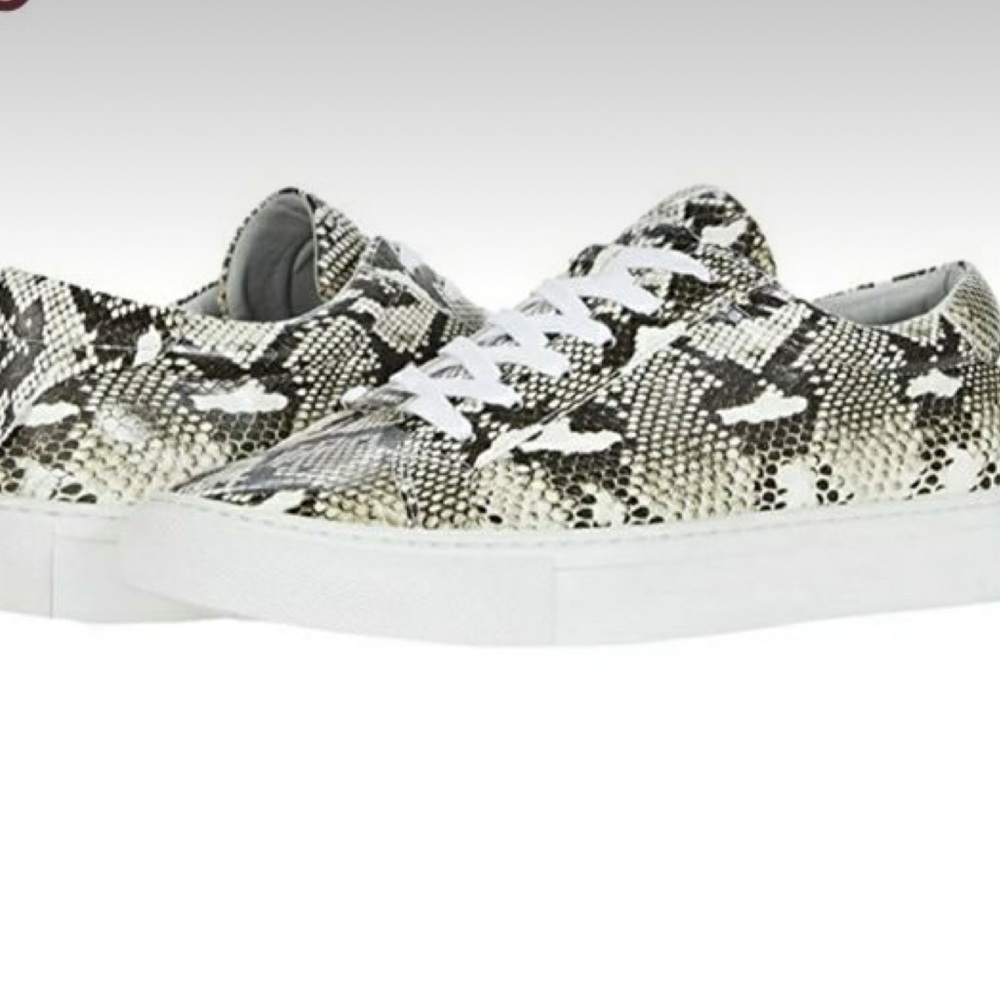 J/SLIDES BLACK & WHITE EMBOSSED LUCKI SNEAKERS - NIB!